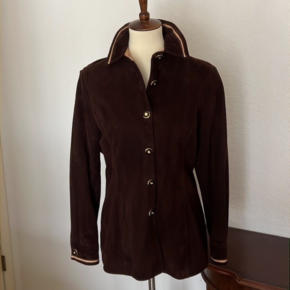 St. John Suede Shirt Jacket. - Picture 2 of 13